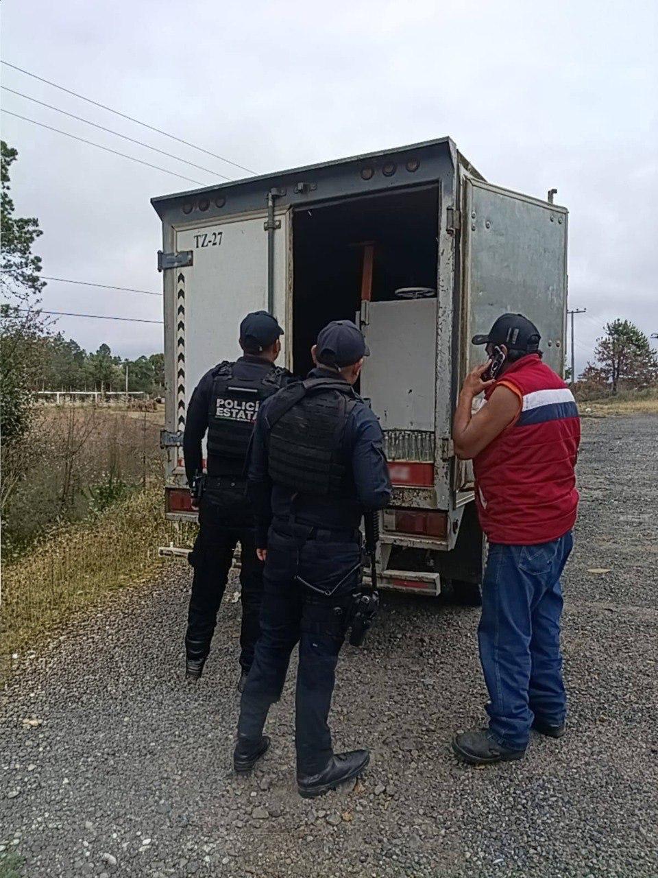 En Zacatlán, recupera Policía Estatal camioneta robada 