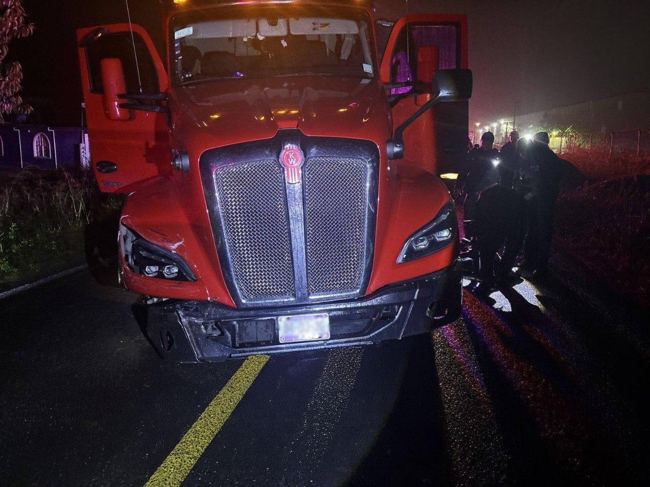 Fuerzas de seguridad localizan tractocamión con hidrocarburo y recuperan camión robado