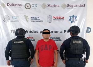 En Tehuacán, SEMAR, SSP y Policía Municipal detienen a dos presuntos narcomenudistas